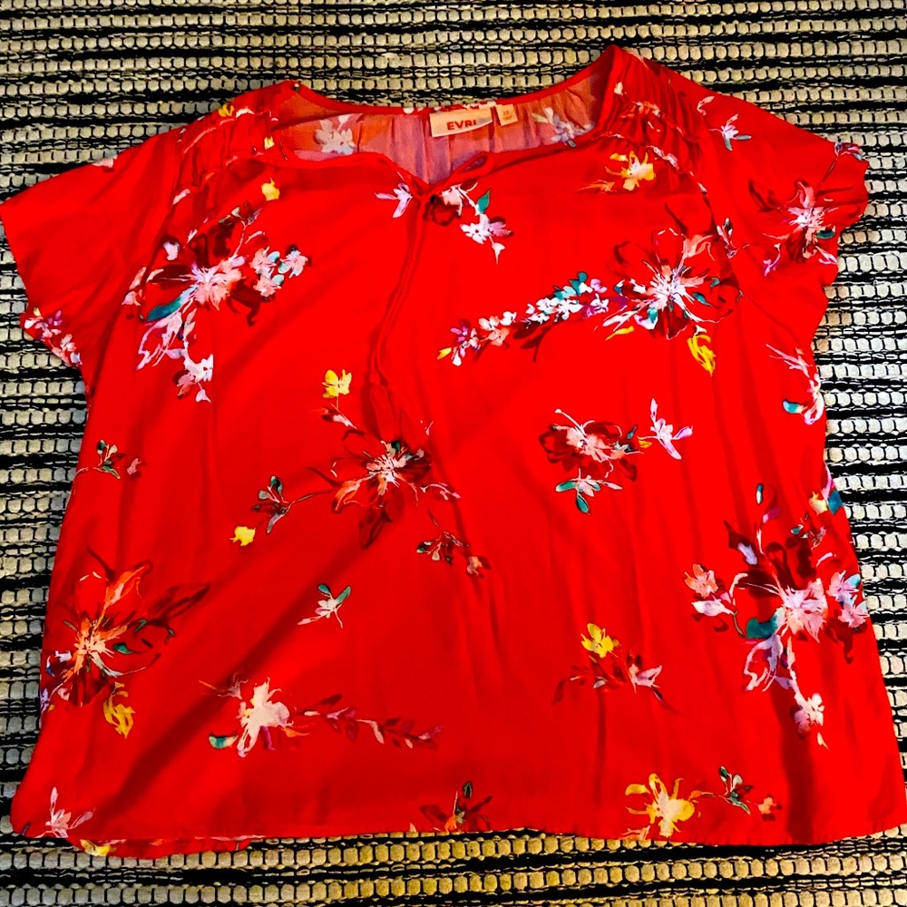 EVRI Top Red Floral Women’s 2X